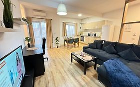 Lipatti 15 Premium Apartments By Glam Apartments - Parking Option